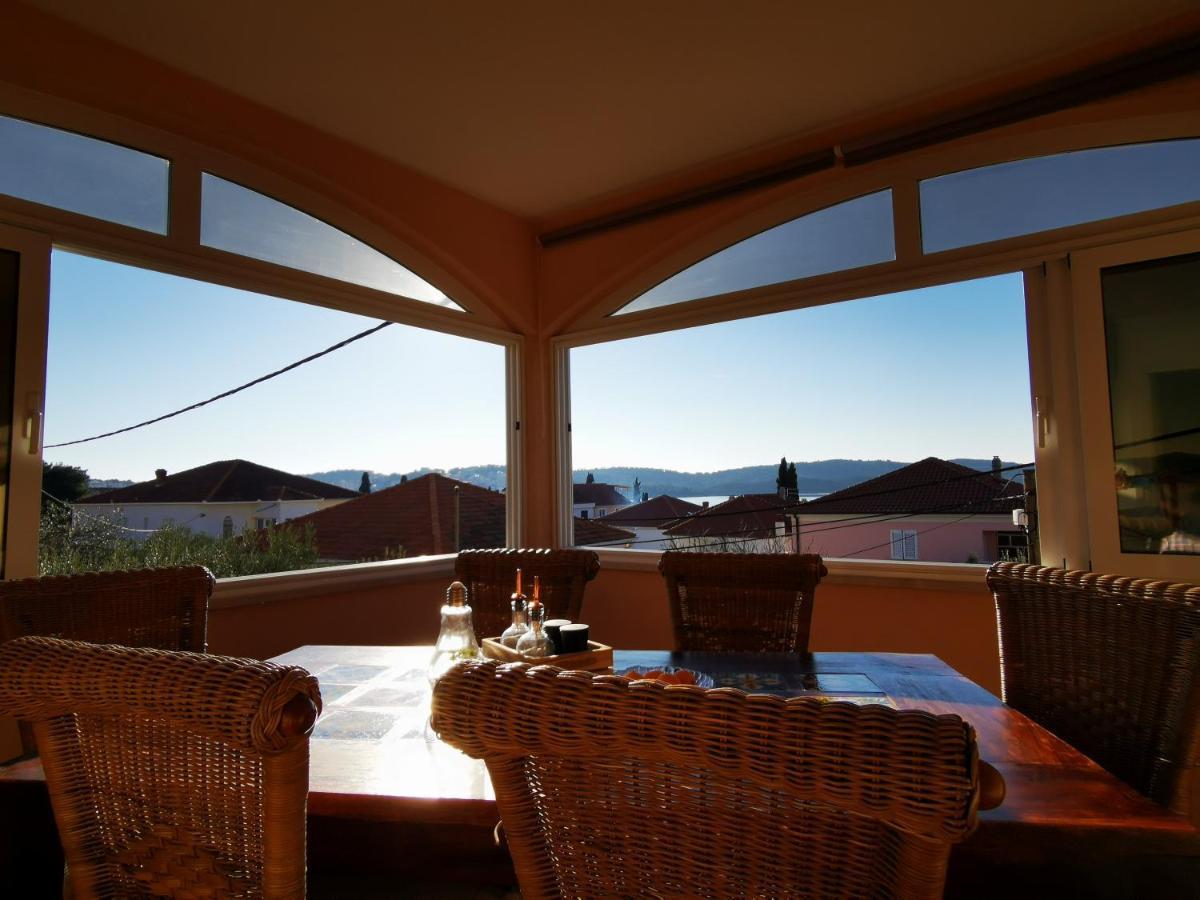 Villa Mala Vala #1 - Seeview - 80 Qm - 2 Sz - 4 Pers Trogir Exterior foto
